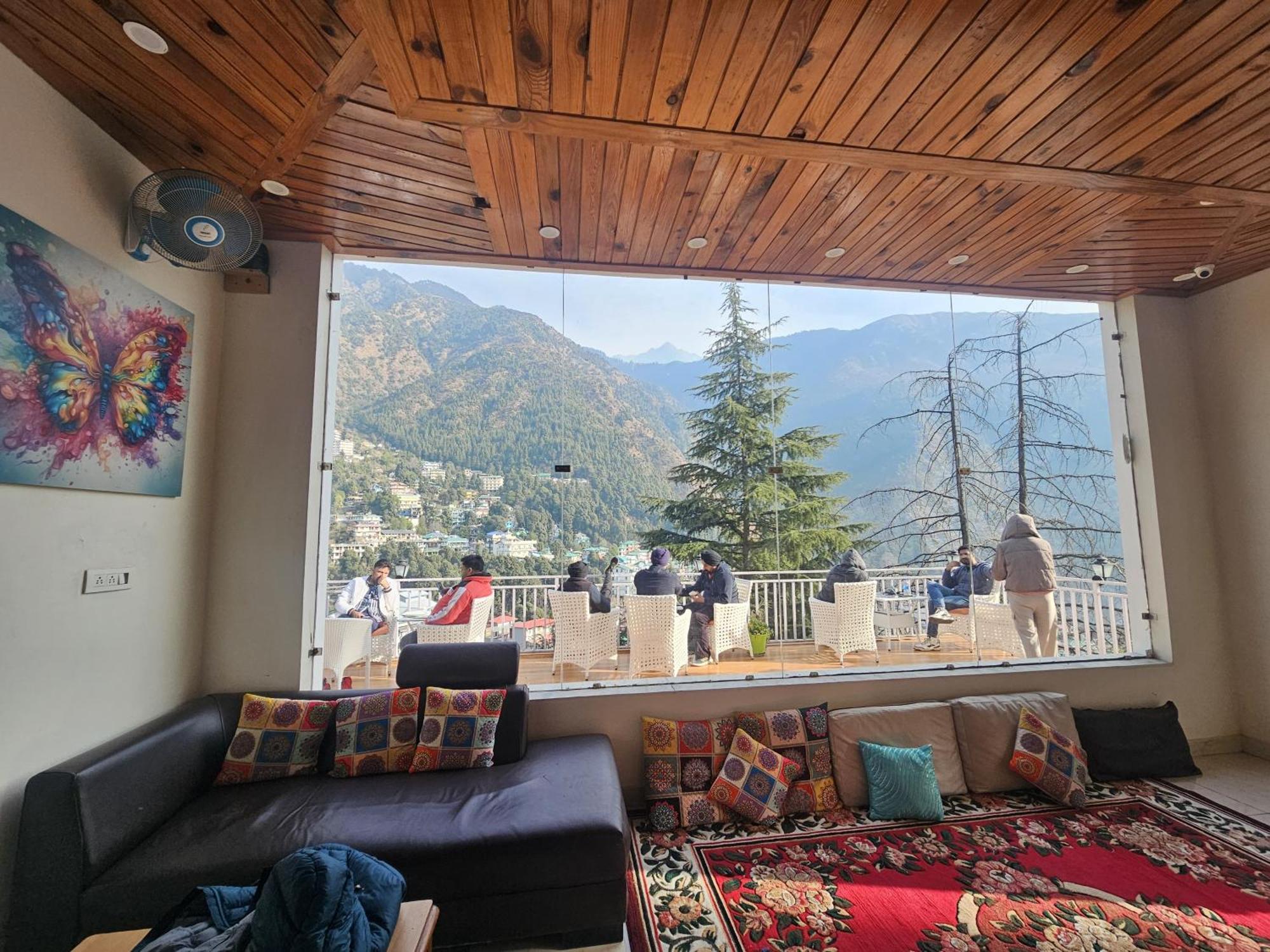 The Bunksters Mcleodganj, Dharmkot Hostel McLeod Ganj Bagian luar foto